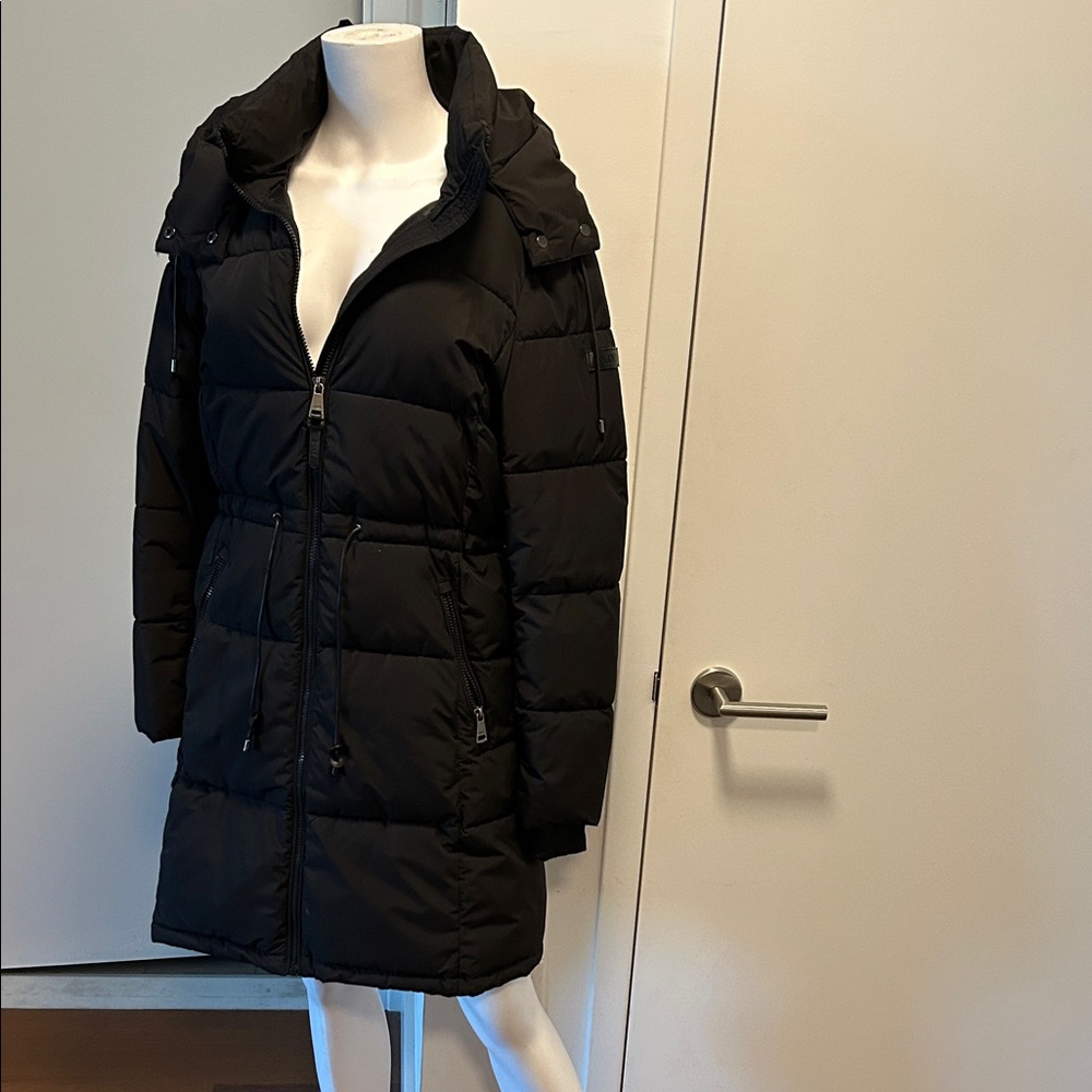 DKNY Women's Elegant Black Puffer Jacket
